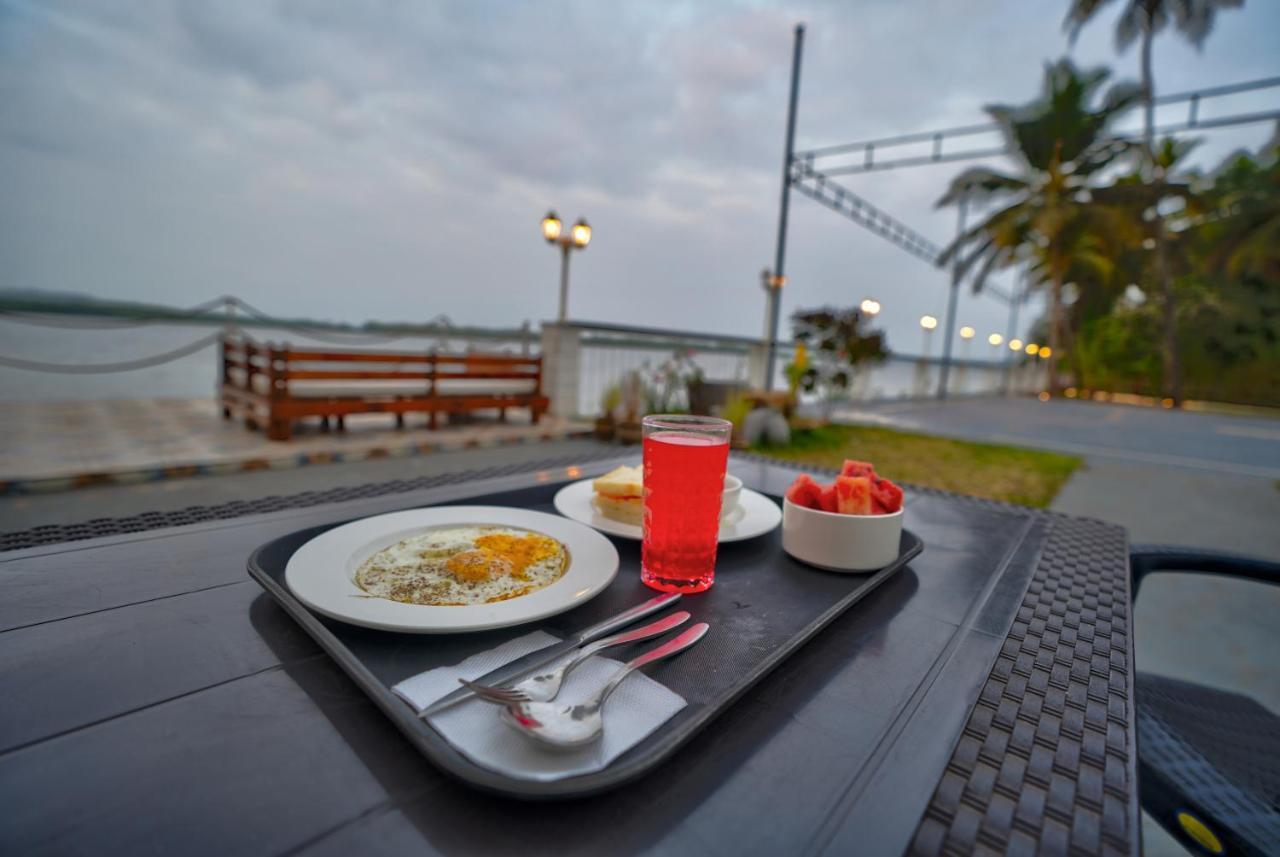 Blu Missel By The River Ribandar エクステリア 写真