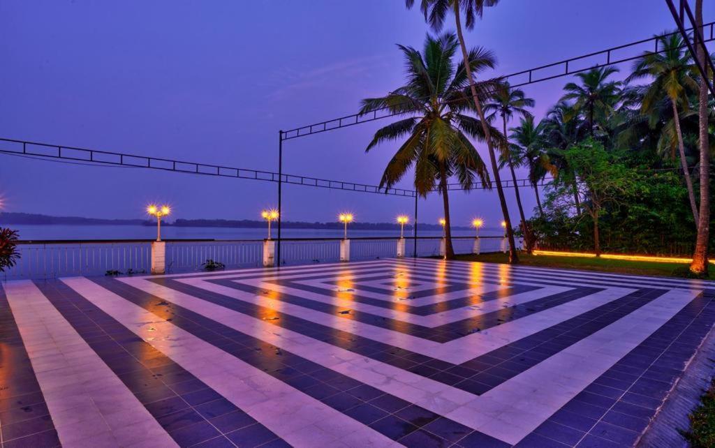 Blu Missel By The River Ribandar エクステリア 写真